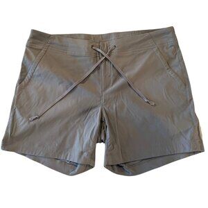 NWOT Columbia Active Omnishield Womens Shorts Size 10